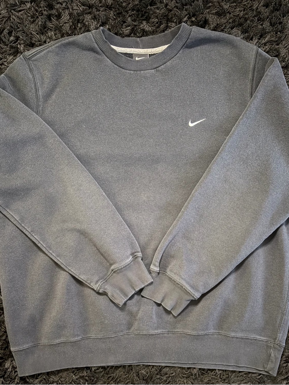 Nike Men’s Charcoal Gray Crewneck Sweatshirt